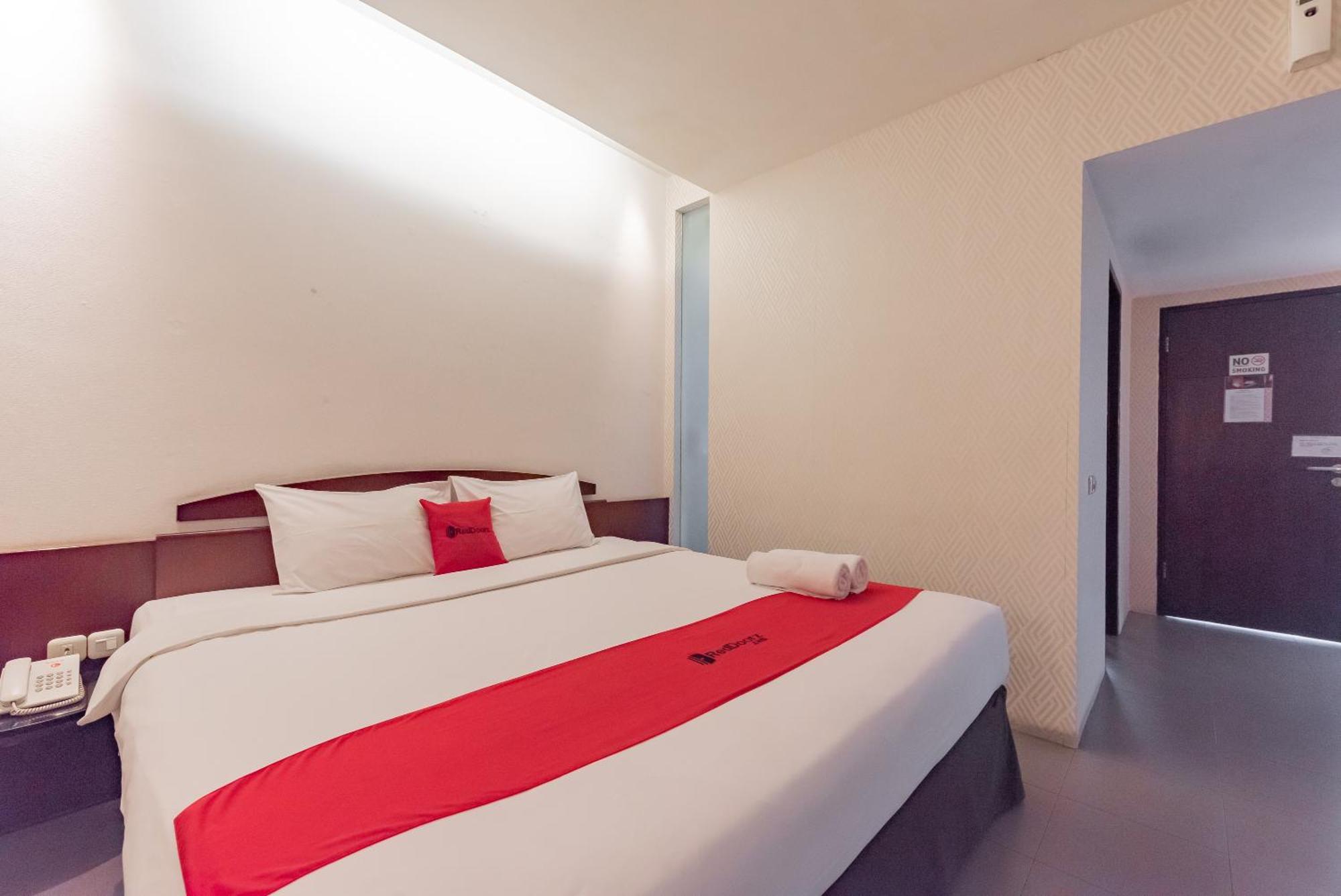 Reddoorz Plus @ Cipaganti Street 3 Μπαντούνγκ Εξωτερικό φωτογραφία