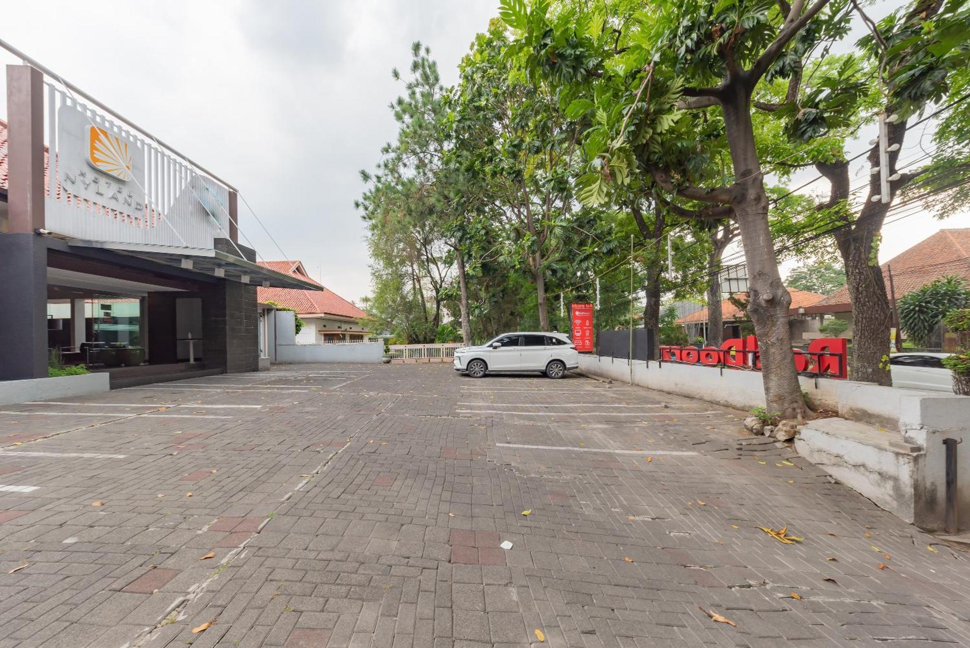 Reddoorz Plus @ Cipaganti Street 3 Μπαντούνγκ Εξωτερικό φωτογραφία